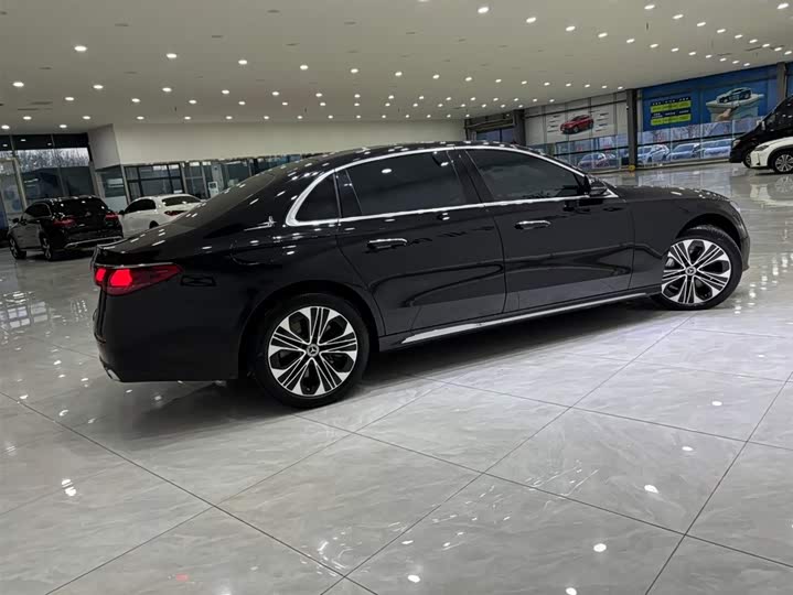 Фото 2 - Mercedes-Benz E-Class Hybrid