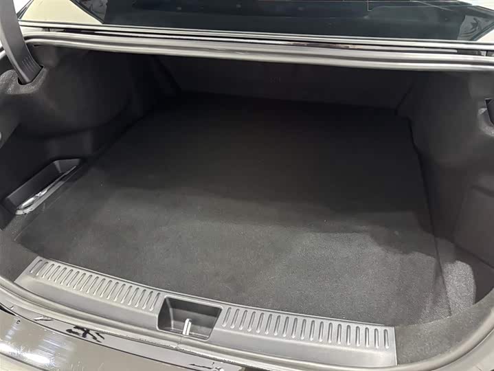 Фото 5 - Mercedes-Benz E-Class Hybrid