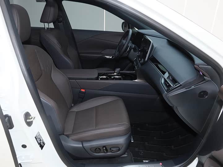 Фото 4 - Lexus RX