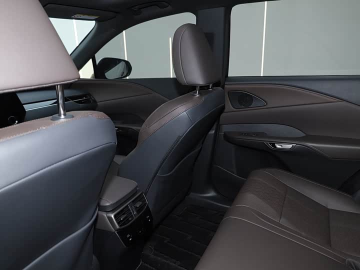 Фото 5 - Lexus RX