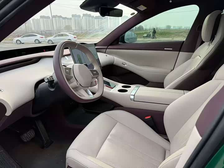 Фото 4 - Xiaomi YU7