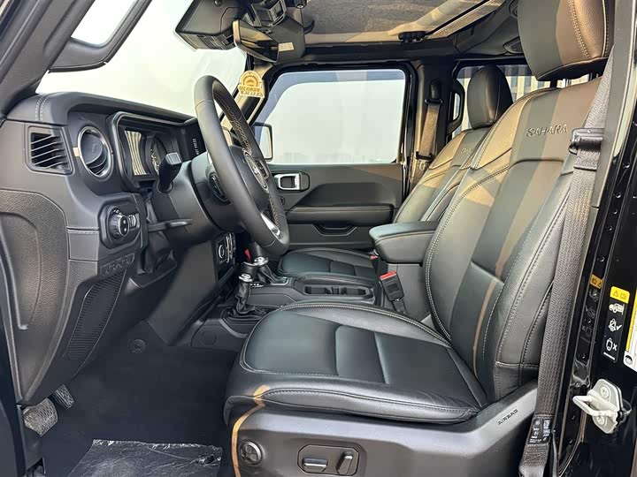 Фото 5 - Jeep Wrangler