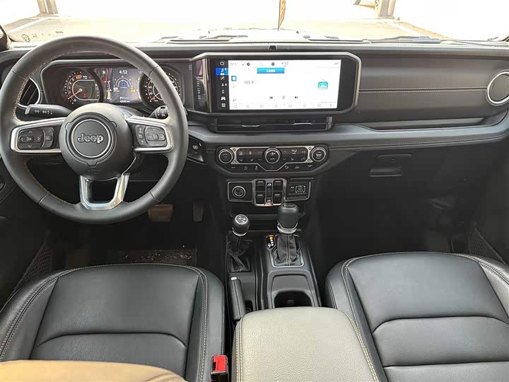 Фото 8 - Jeep Wrangler