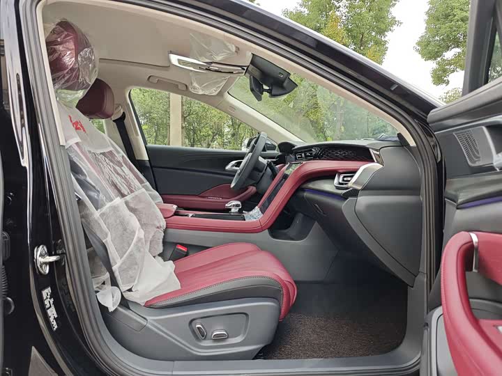 Фото 7 - Hongqi H5