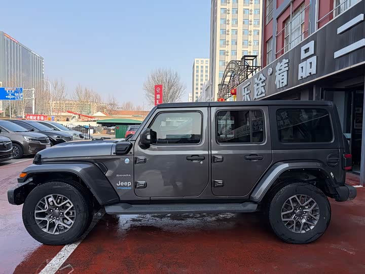 Фото 3 - Jeep Wrangler Hybrid