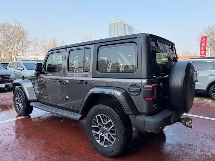 Фото 4 - Jeep Wrangler Hybrid