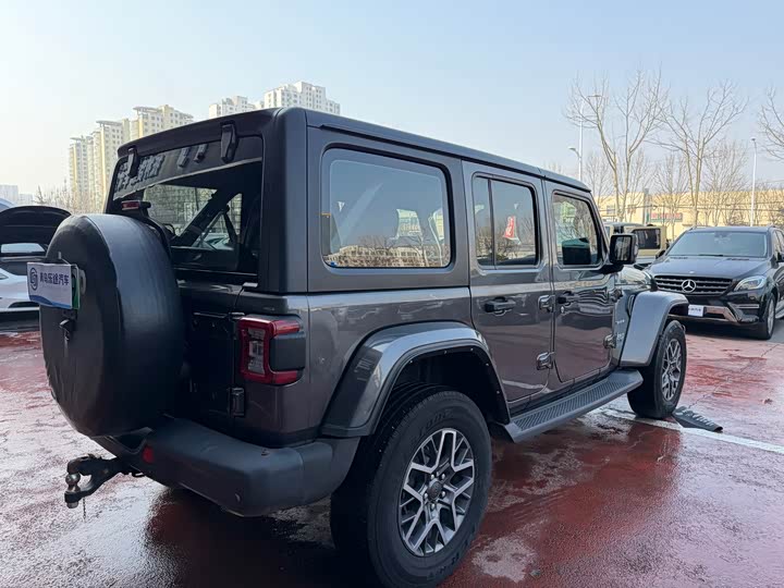 Фото 5 - Jeep Wrangler Hybrid