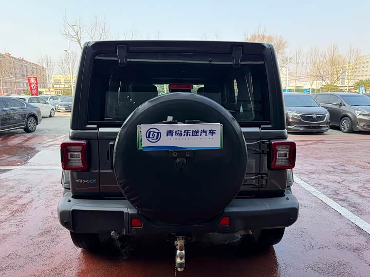 Фото 6 - Jeep Wrangler Hybrid