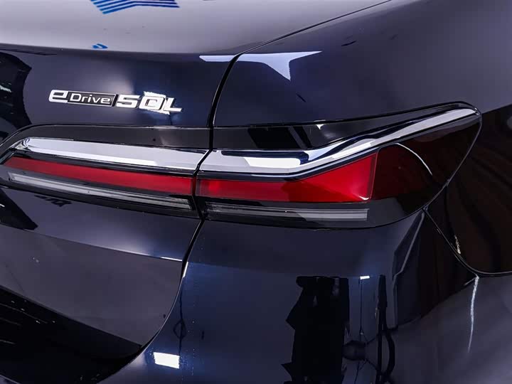 Фото 9 - BMW i7