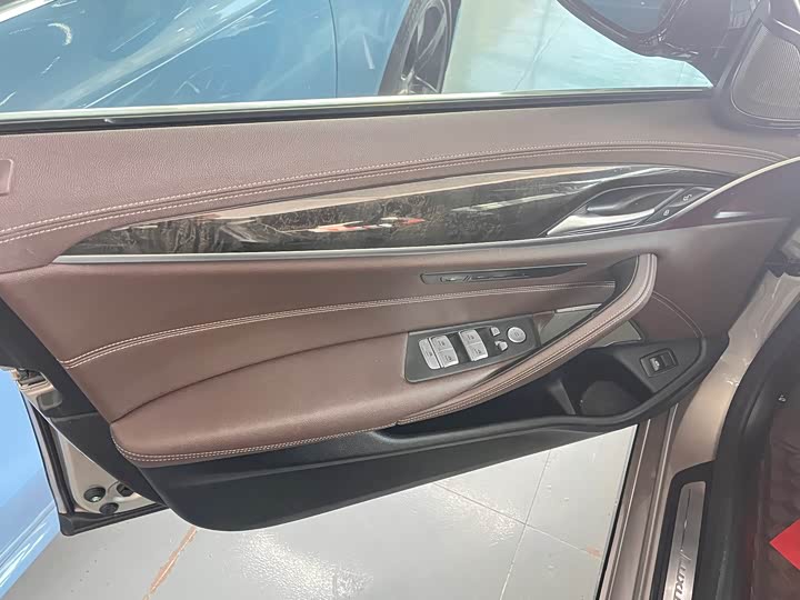 Фото 5 - BMW 5 Series