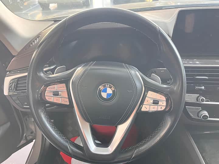 Фото 6 - BMW 5 Series