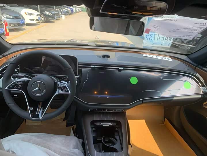 Фото 4 - Mercedes-Benz E-Class