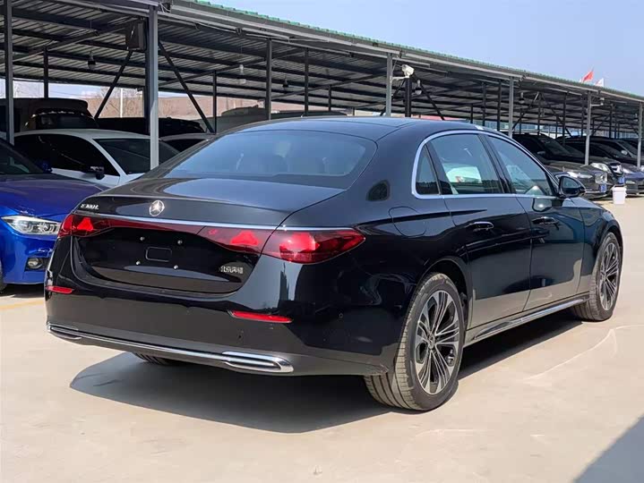 Фото 9 - Mercedes-Benz E-Class