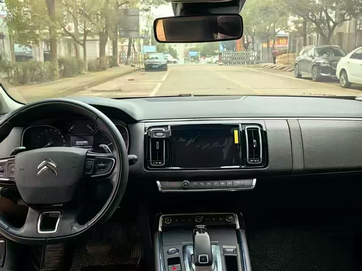 Фото 2 - Citroen C6