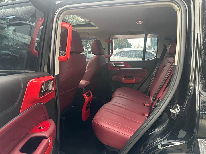 Фото 7 - Tank 300