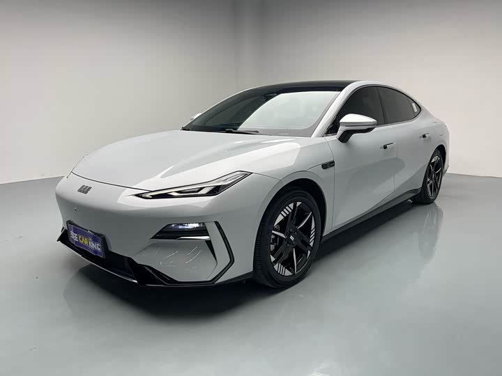 Photo 1 - Geely Galaxy E8