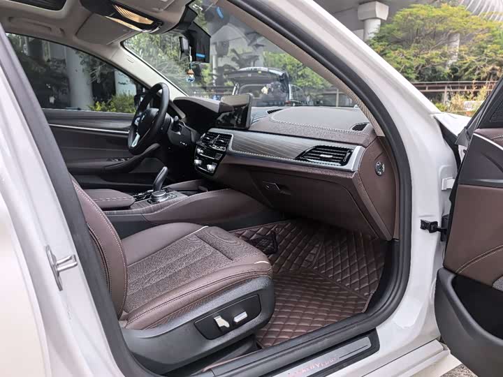 Фото 5 - BMW 5 Series Hybrid