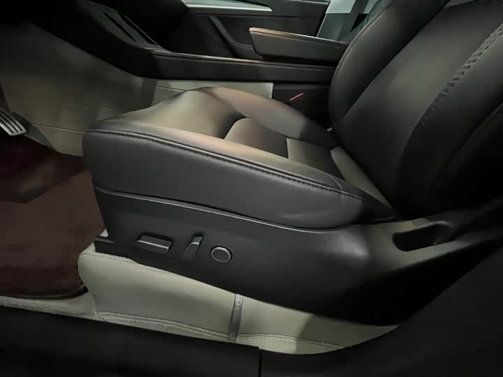 Фото 8 - Tesla Model Y