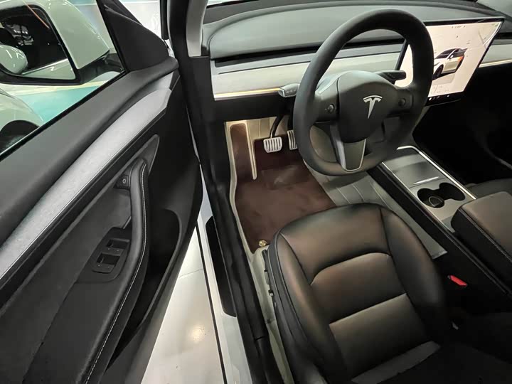 Фото 9 - Tesla Model Y