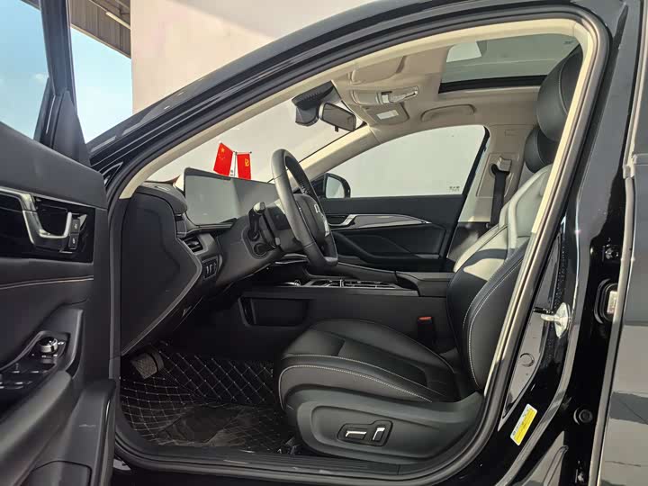 Фото 4 - Bestune B70