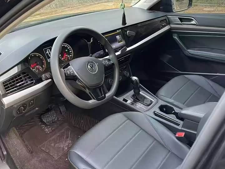 Фото 2 - Volkswagen Lavida