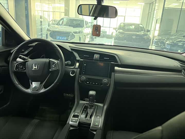 Фото 9 - Honda Civic