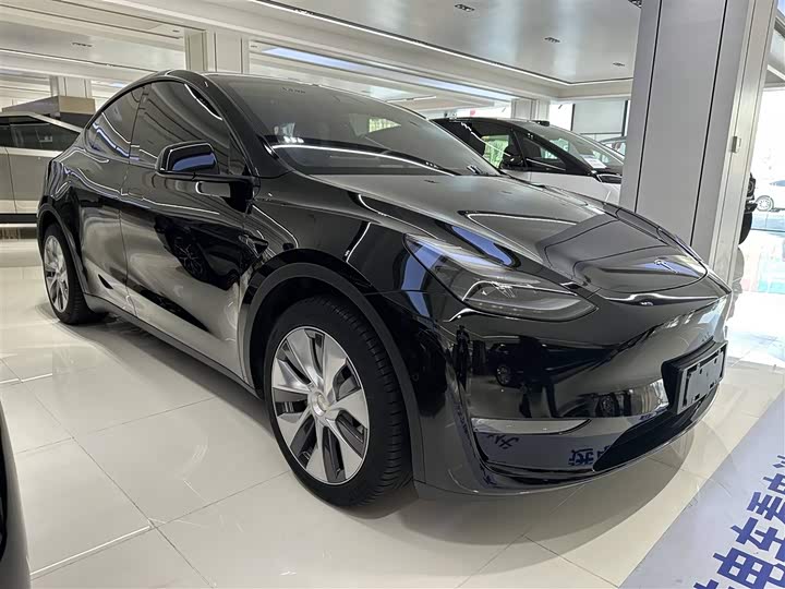 Фото 2 - Tesla Model Y