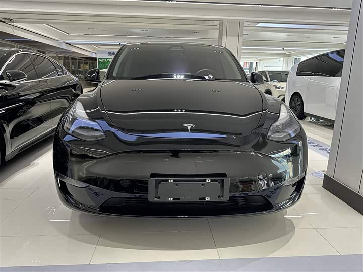 Фото 3 - Tesla Model Y