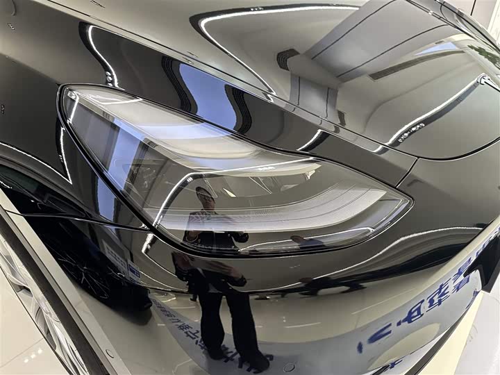 Фото 4 - Tesla Model Y