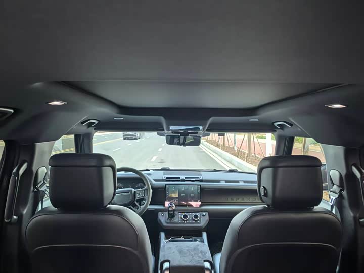 Фото 7 - Land Rover Defender