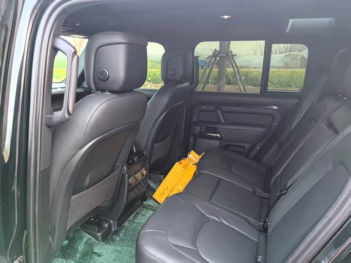 Фото 8 - Land Rover Defender