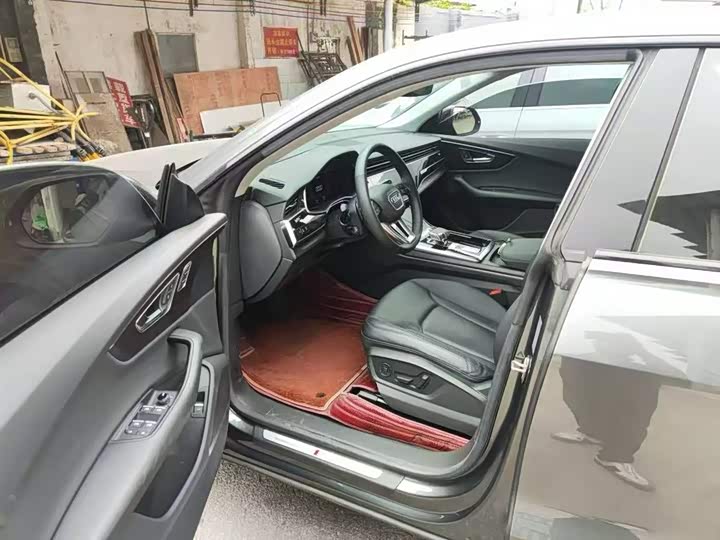 Фото 5 - Audi Q8