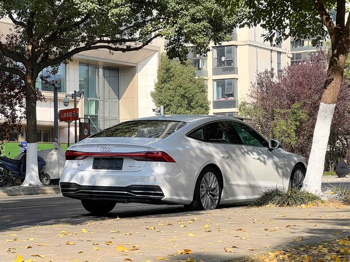 Фото 5 - Audi A7