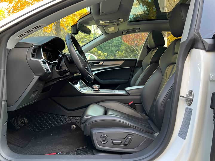 Фото 8 - Audi A7