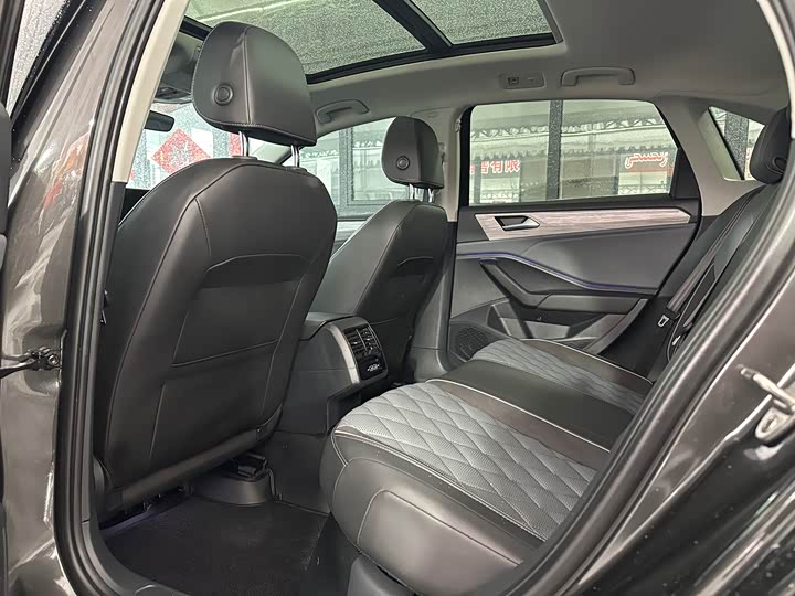 Фото 5 - Volkswagen Sagitar L