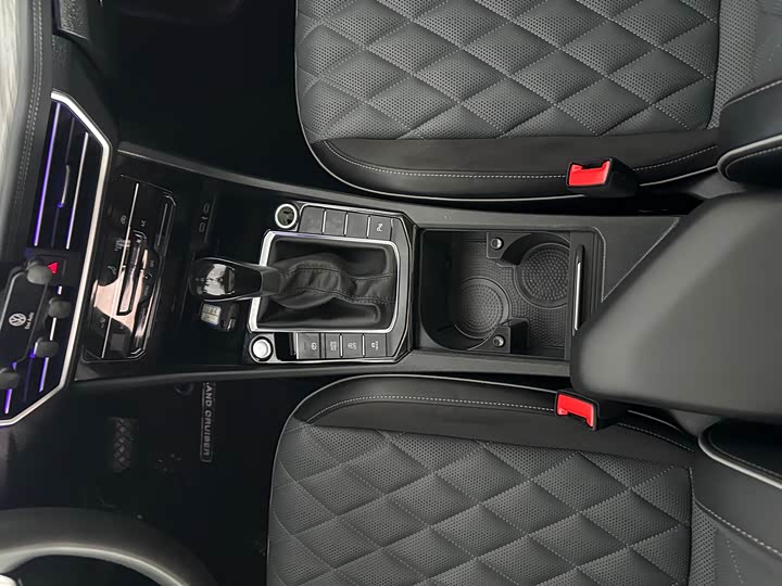 Фото 8 - Volkswagen Sagitar L