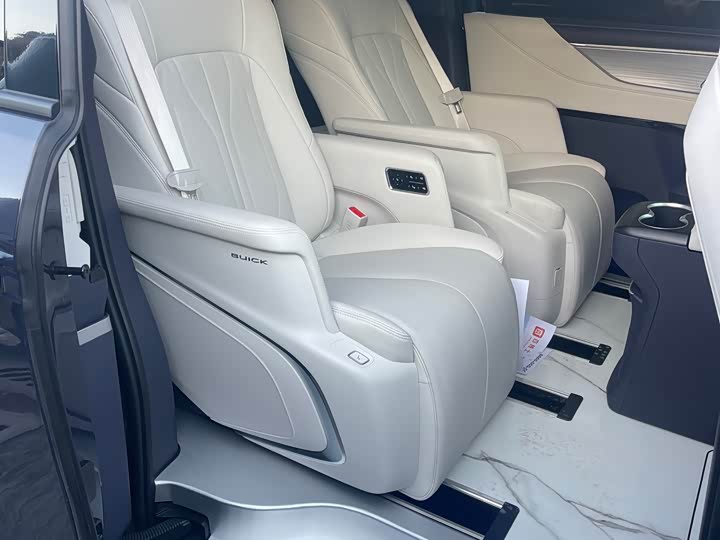 Фото 6 - Buick GL8 Hybrid