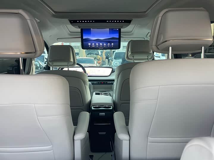 Фото 9 - Buick GL8 Hybrid