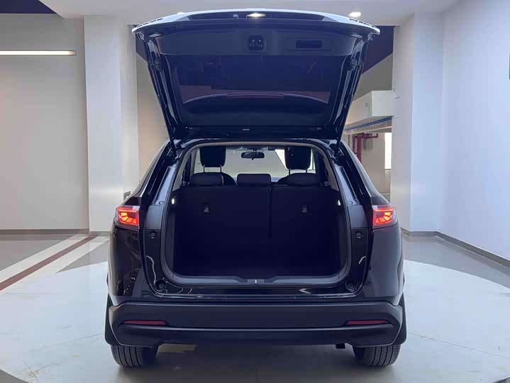 Фото 5 - Geely Coolray