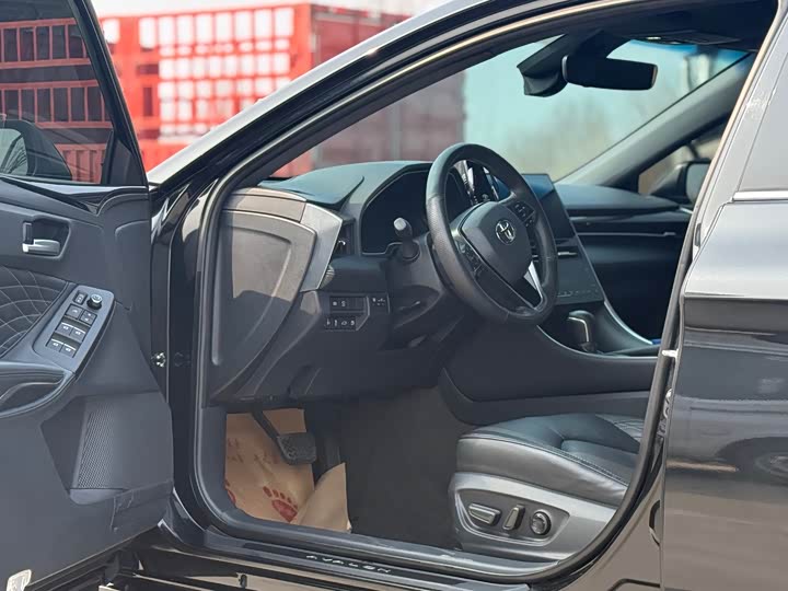 Фото 4 - Toyota Avalon