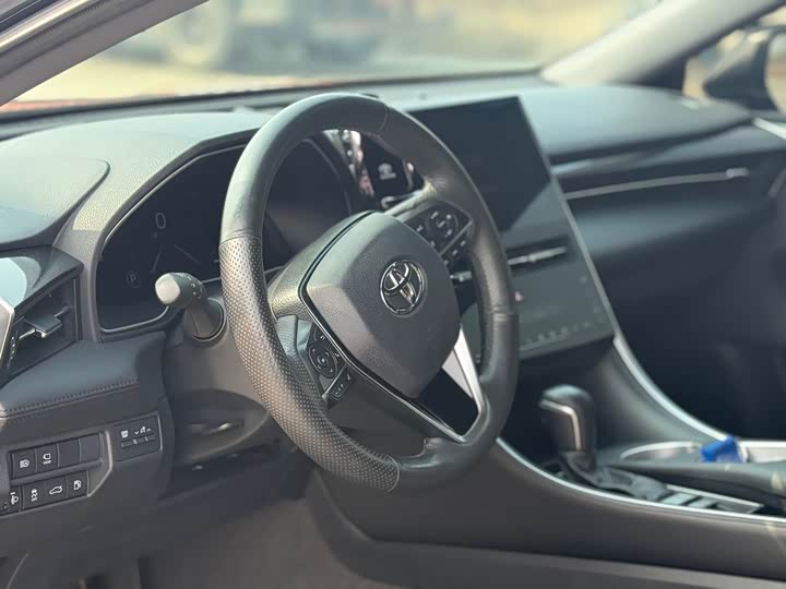 Фото 5 - Toyota Avalon