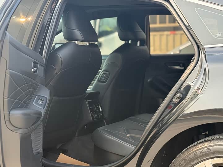 Фото 6 - Toyota Avalon