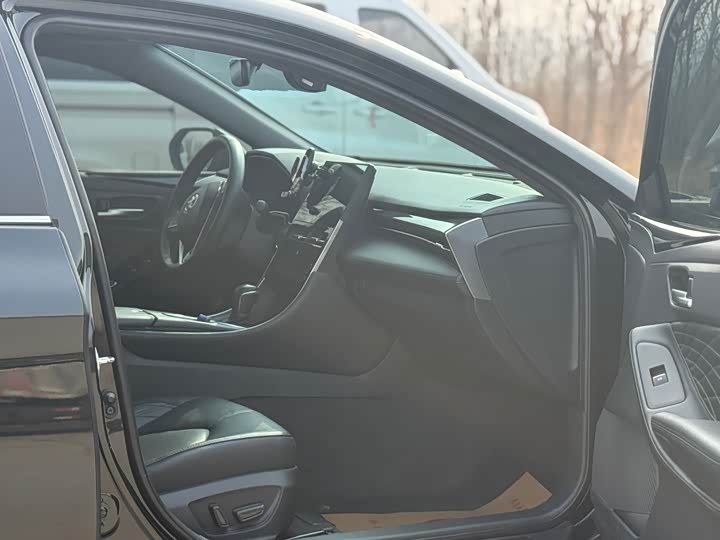 Фото 9 - Toyota Avalon