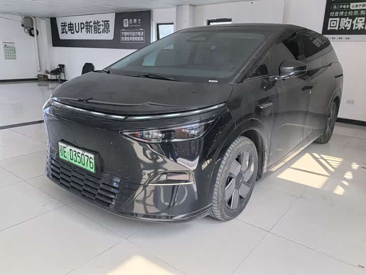 Фото 1 - XPeng X9