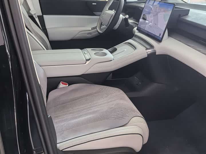 Фото 8 - XPeng X9