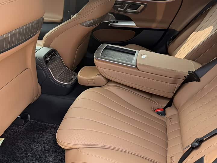 Фото 7 - Mercedes-Benz E-Class