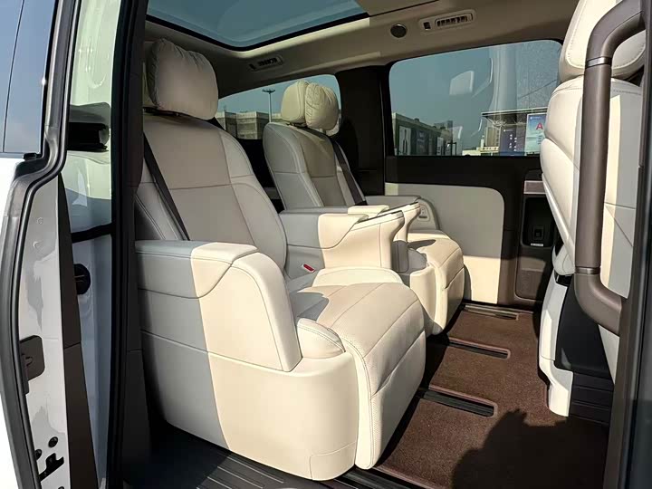 Photo 9 - LiXiang Mega