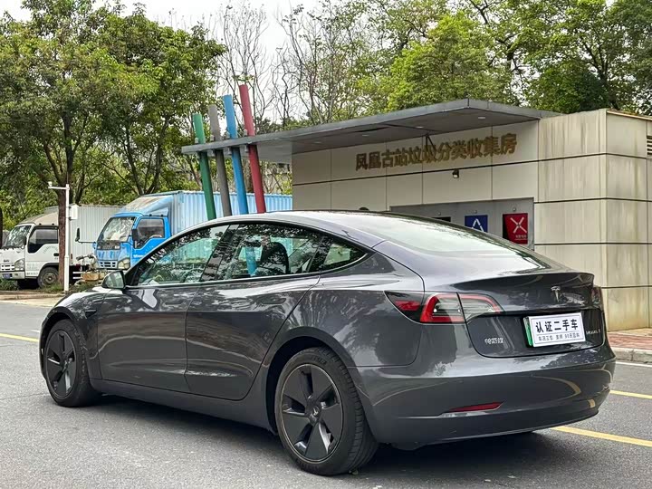 Фото 7 - Tesla Model 3