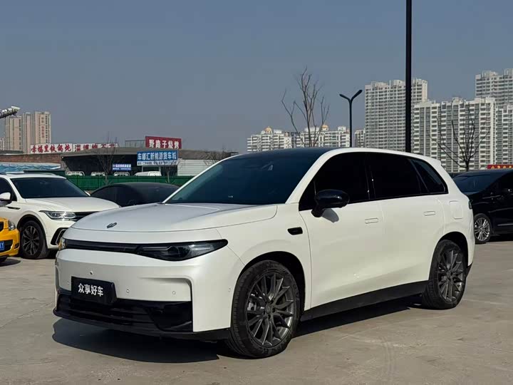 Фото 1 - Leapmotor C10