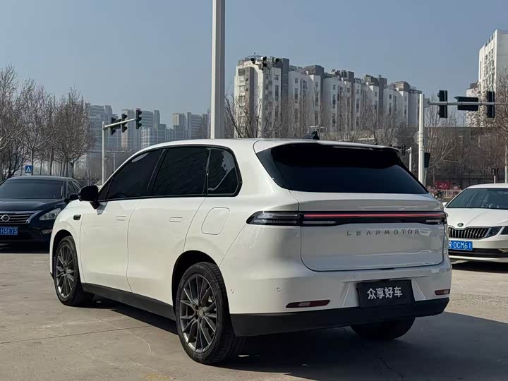 Фото 7 - Leapmotor C10